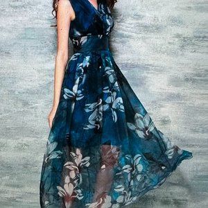 NWT, tlora brand, Blue Print, V-Neck, Sheer Bottom, Maxi Dress, Medium